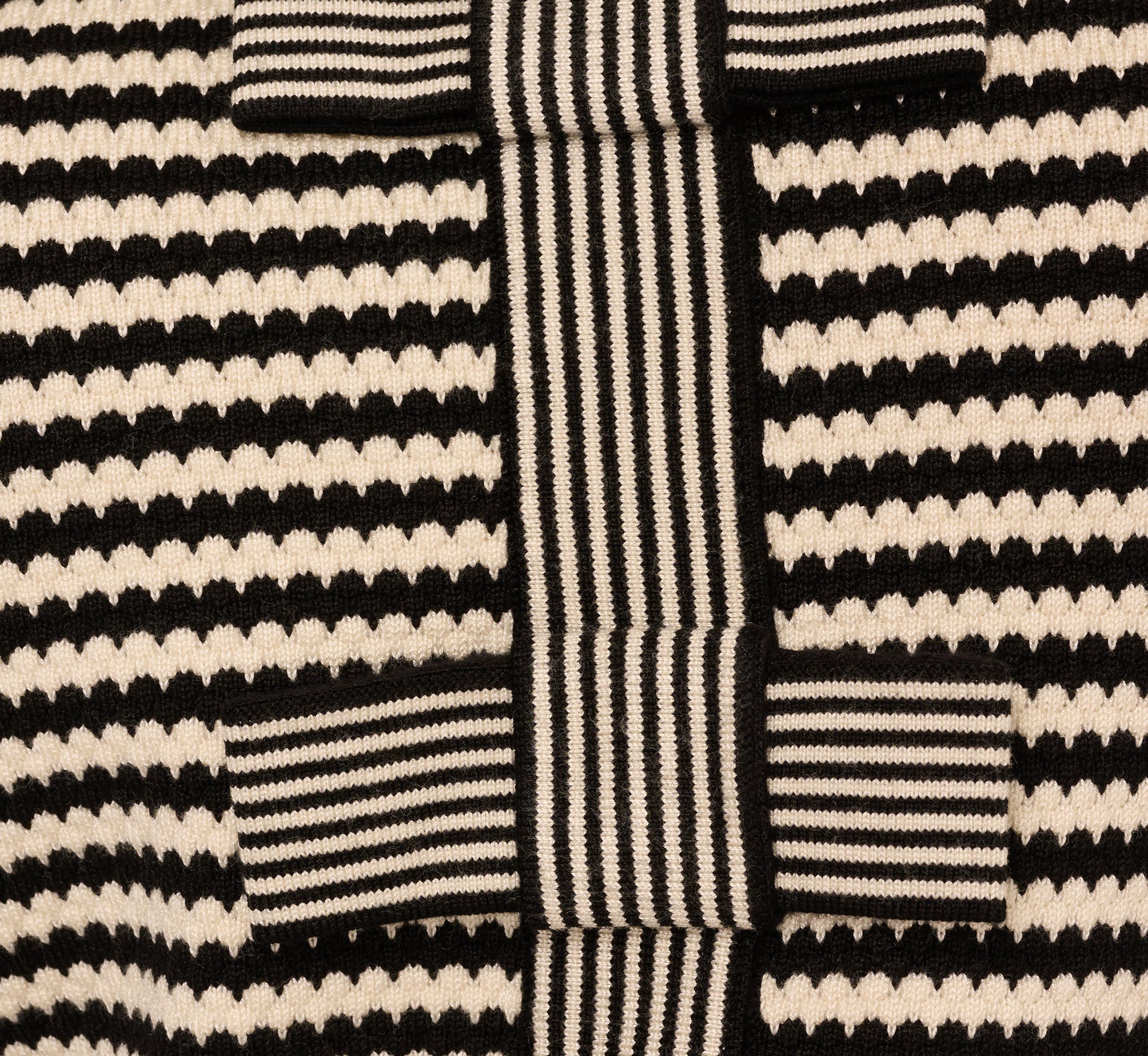 Three Quarter Sleeve Bow Pullover Sweater In Cream Black