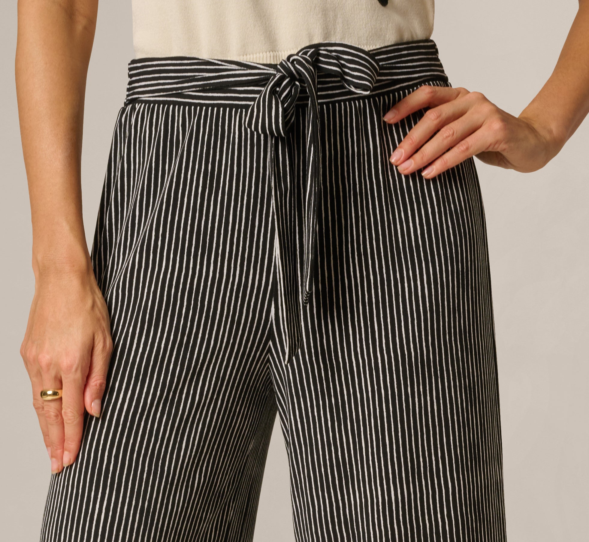 Wide Leg Tie Belt Stretch Pant In Black Ripple Stripe