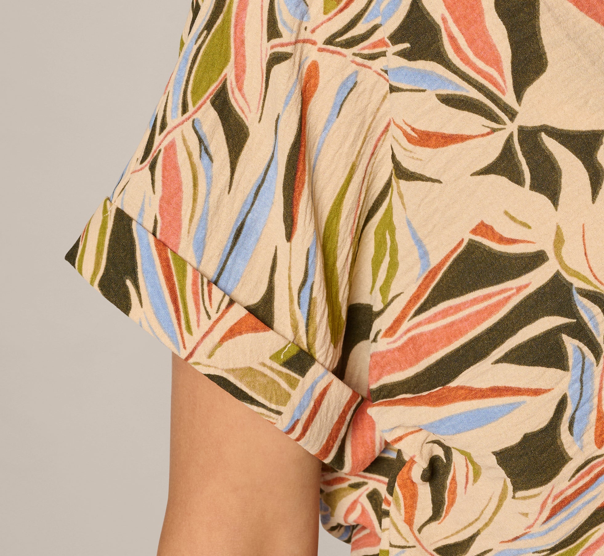 Short Sleeve Open Twist Front Top In Watercolor Leaf