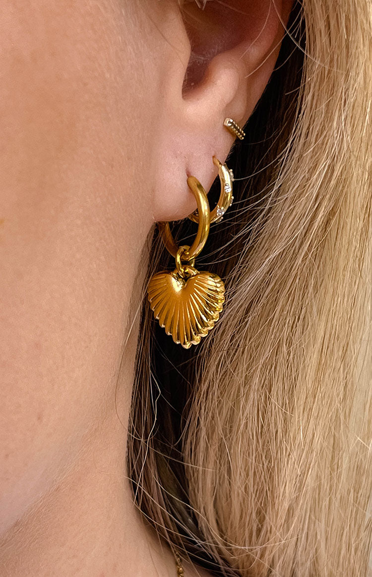 Fell For You Gold Textured Heart Pendant Earrings